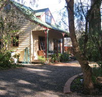 Ballarat cottages incorporating yarrowee cottage and Admirals cottage - Tourism Cairns