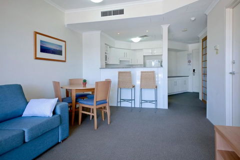 Barrington, 713/35-45 Shoal Bay Road - Tourism Cairns 3