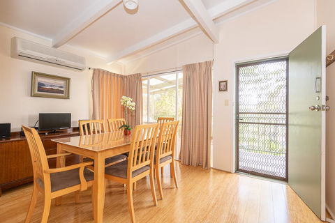 Batehaven Beach House - Tourism Cairns 1