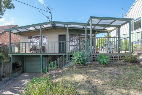 Batehaven Beach House - Tourism Cairns 0