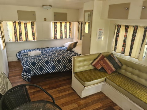 Bateman Bay Holiday Park & Batemans Bay YHA - Tourism Cairns 0
