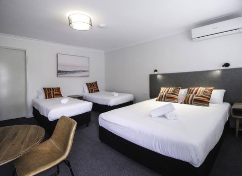 Batemans Bay Hotel - Tourism Cairns 3