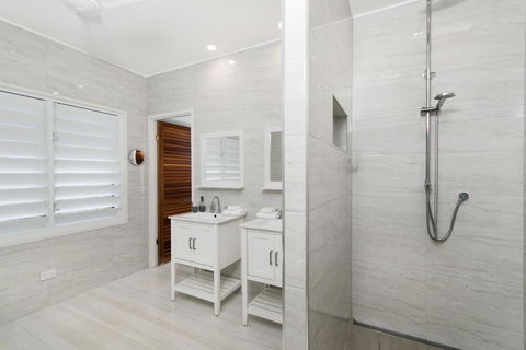 Bathers Across The Bay From Port Douglas - Tourism Cairns 0