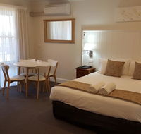 Bathurst Gold Panner - Tourism Cairns