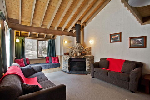 Battys - Tourism Cairns 0