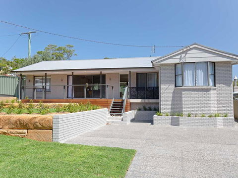 Bay Dream Believer', 16 Verona Road - Pet Friendly, Boat Parking & WIFI - Tourism Cairns 0