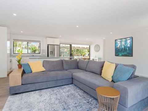 Bay Dream Believer', 16 Verona Road - Pet Friendly, Boat Parking & WIFI - Tourism Cairns 1