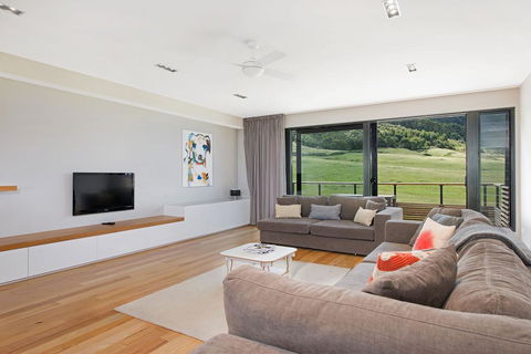 Bay Retreat - Tourism Cairns 1