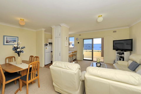 Bay Village, Unit 10/47 Shoal Bay Road - Tourism Cairns 3
