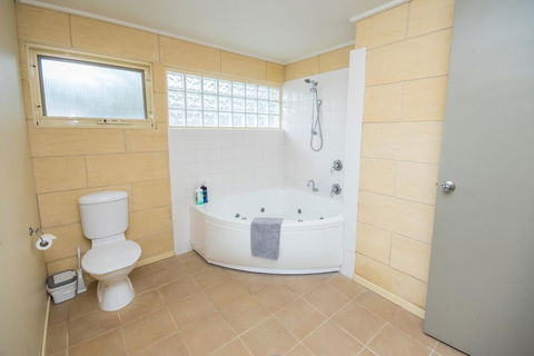 Bayview No 1 - Next To The Beach! - Tourism Cairns 2