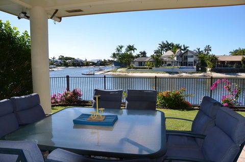 Bayz Maroochy Waters - Tourism Cairns 1