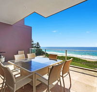 Beach and Ocean Front Penthouse with Wifi and Parking - Tourism Cairns