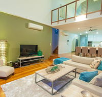 Beach Road Holiday Homes - Tourism Cairns