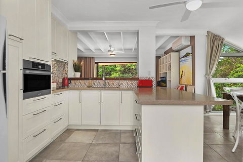 Beachfront 7 Penthouse - Sawtell, NSW - Tourism Cairns 3