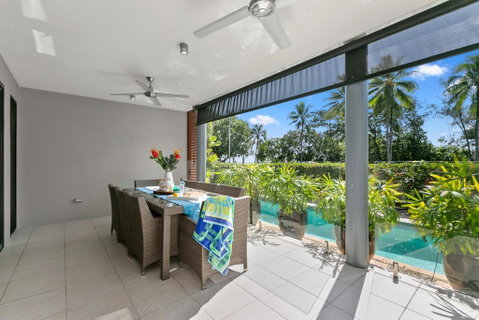 Beachfront Apartment With Ocean Views - Tourism Cairns 0