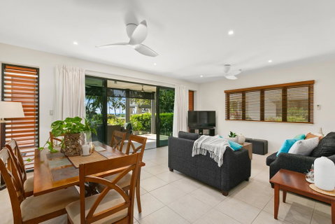 Beachfront Apartment With Ocean Views - Tourism Cairns 2