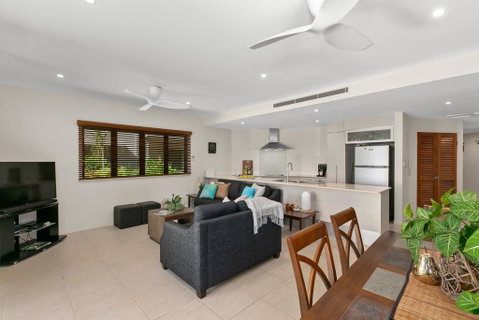 Beachfront Apartment With Ocean Views - Tourism Cairns 3