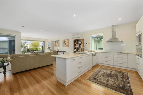 Beachfront By The CC - Family Friendly, Plunge Pool, Steps To The Beach - Tourism Cairns 3