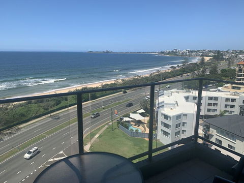Beachfront Towers - Tourism Cairns 3
