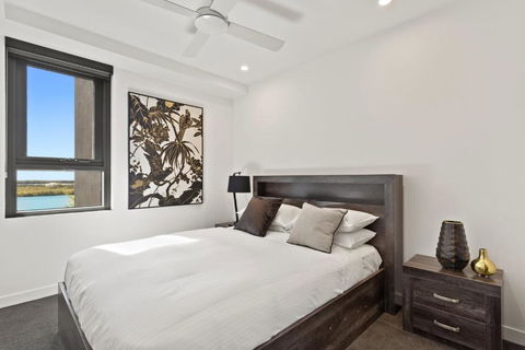Riverfront 2-Bed With Pool, Sauna, Gym & Views - Tourism Cairns 2