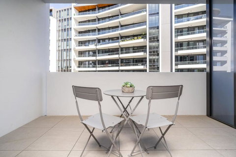 Restful Apt Near ANZAC Park West - Tourism Cairns 2