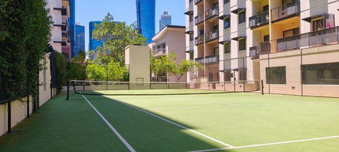 Resort-style Living In Perth CBD - 2X2 Apt - Tourism Cairns 1