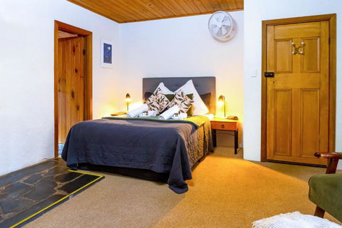 Reillys Wines Heritage Cottages - Tourism Cairns 2