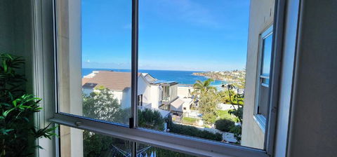 Relaxed Coastal Living With Fantastic Sea Views - Tourism Cairns 1