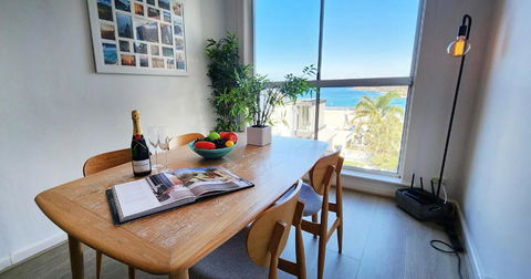 Relaxed Coastal Living With Fantastic Sea Views - Tourism Cairns 0