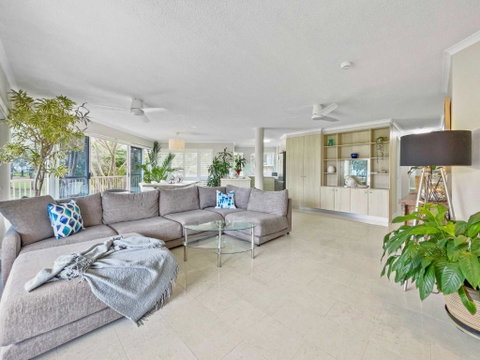 Relaxing Ocean View Apartment In Buddina - Tourism Cairns 1