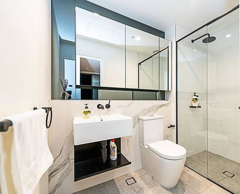 Relaxing Urban Oasis - Tourism Cairns 1