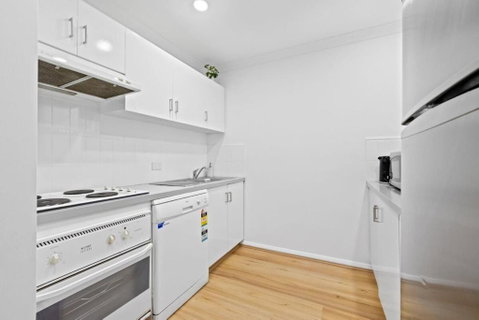 Renovated Family Apartment With Pool & WiFi - Tourism Cairns 3