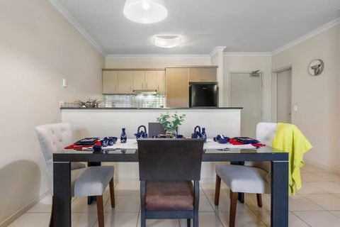 Resort Splendor - Top Floor Apartment In Cairns One - Tourism Cairns 1