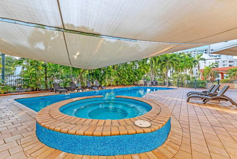 Resort Style Living In An Oceanview King Suite - Tourism Cairns 1