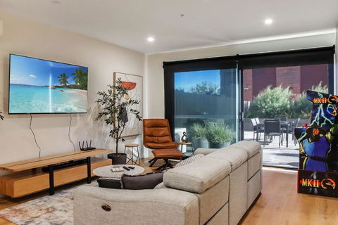 Retreat On Bellerine I Corporate Or Getaway - Tourism Cairns 1