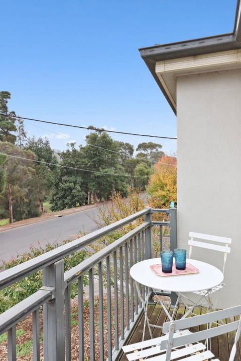 Retreat On Gairloch I Geelong River Hideaway - Tourism Cairns 2
