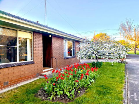 Retro Riverside Redan, Ballarat - Tourism Cairns 0