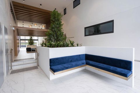 Richmond Place - 2BR W Parking & Gym - Tourism Cairns 1