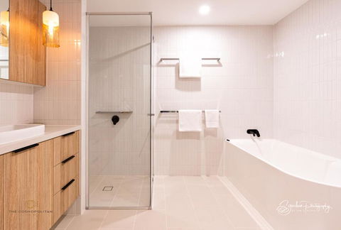 RIVERFRONT BREEZE @ The Cosmopolitan Unit10307 - Tourism Cairns 3