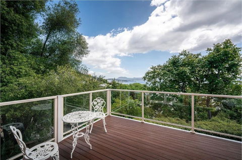 Riveting House With Incredible Water-view At SandyBay - Tourism Cairns 1