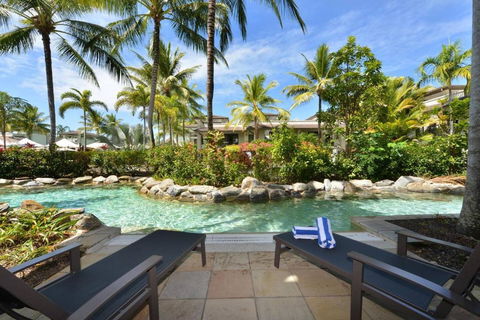 Resort-style Swim Out - A True Tropical Oasis - Tourism Cairns 0