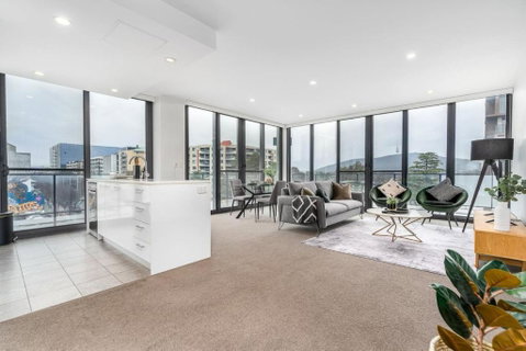 Roomy 2BR 2BA City-Centre Apt - Tourism Cairns 0