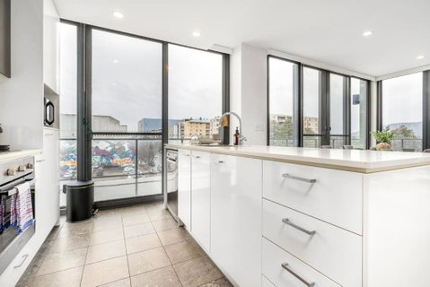 Roomy 2BR 2BA City-Centre Apt - Tourism Cairns 2
