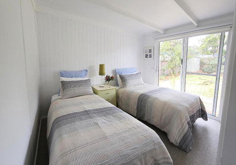 Saltbush - Ideally Located And Modernised MCM Beach House - Tourism Cairns 1