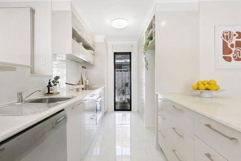 Riviera Road Miami - 4BRM Dual Villa - Tourism Cairns 3