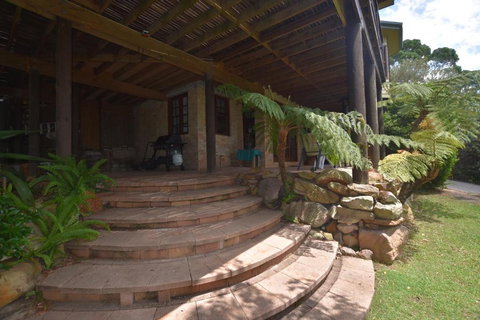 Rockwall Avoca Beach - Tourism Cairns 2