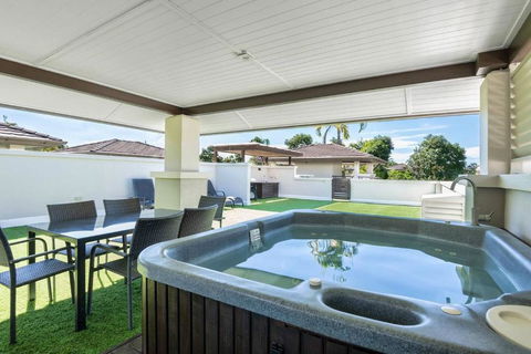 Rooftop Tranquility At Stunning Temple Resort - Tourism Cairns 0