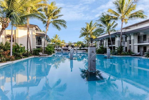 Rooftop Tranquility At Stunning Temple Resort - Tourism Cairns 3