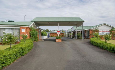Rose Garden Motel - Tourism Cairns 3