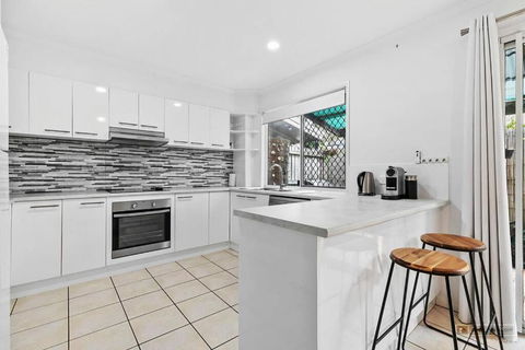 Rosella Rise! - Tourism Cairns 1